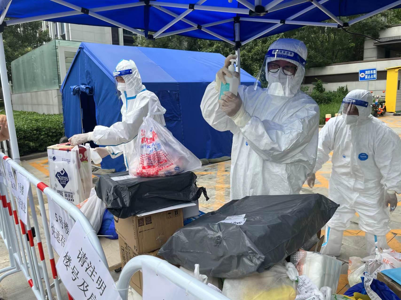 郑州发现3例阳性人员相关区域封控︰(郑州发现3例阳性人员相关区域封控郑州疫情阳性)-第1张图片